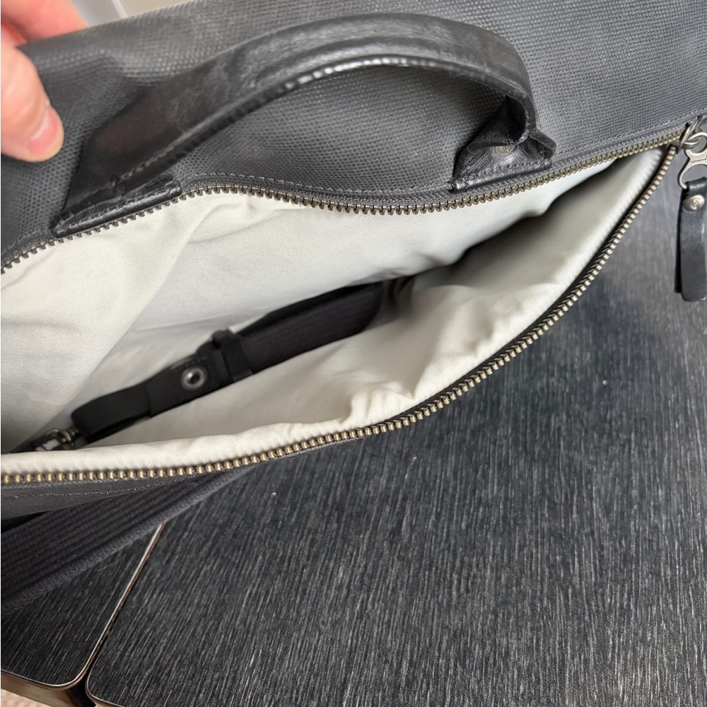Timbuk2 Black Commuter Messenger Bag - Picture 7 of 10